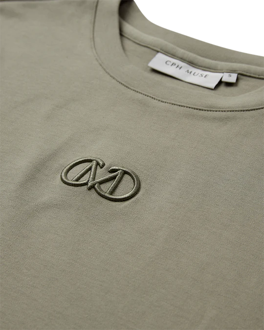 CM Muse Tee - Seagrass - T-skjorter - Helt Dilla AS