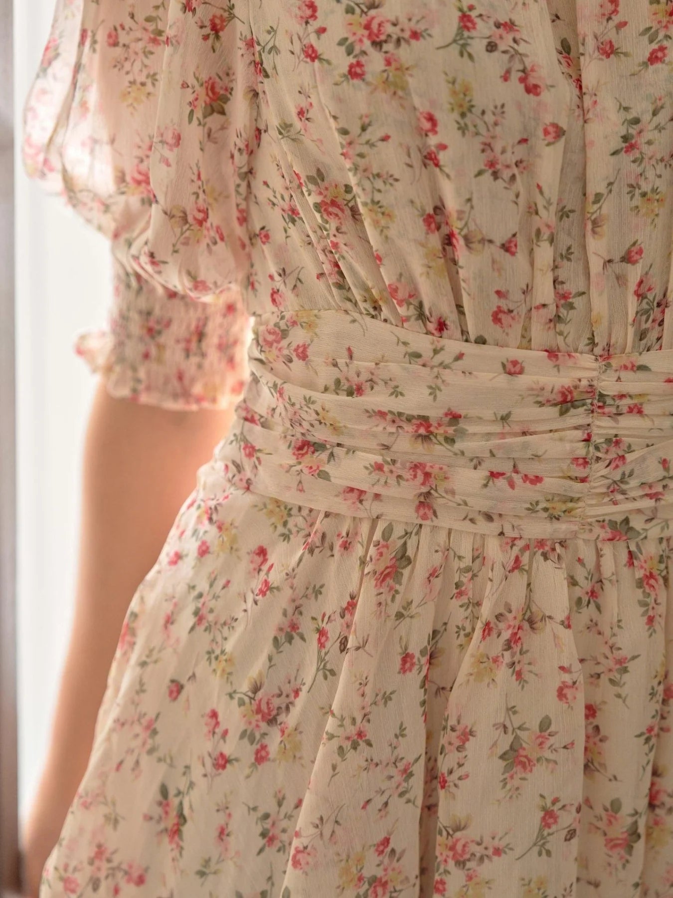 Sable Meadow Printed Dress - Creme - Kjoler - Helt Dilla AS