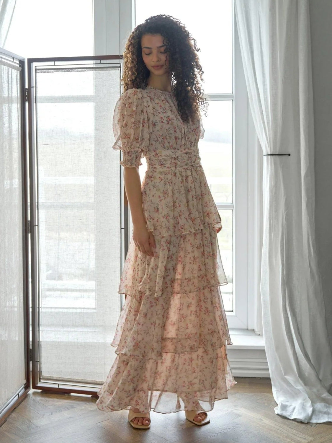 Sable Meadow Printed Dress - Creme - Kjoler - Helt Dilla AS