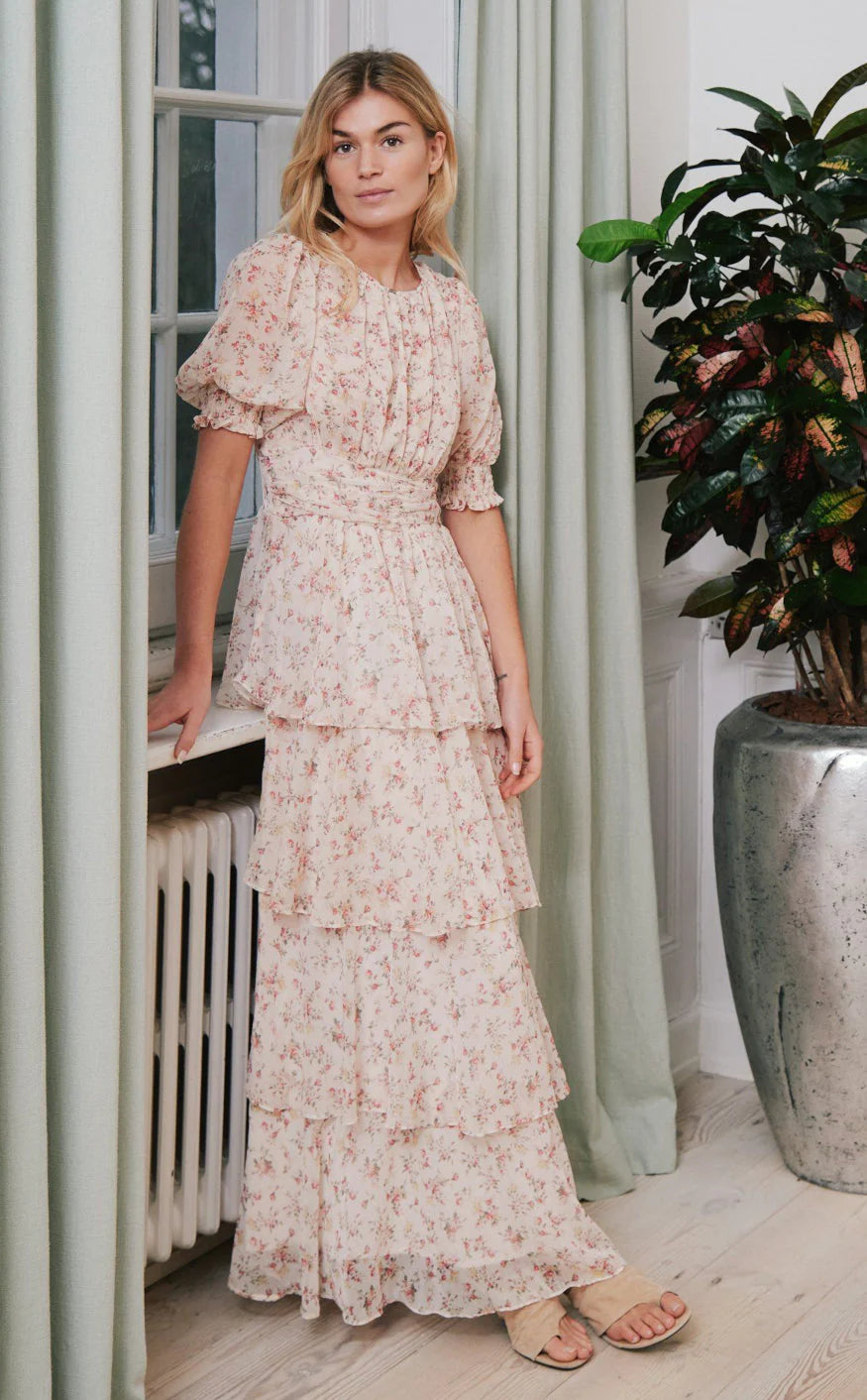 Sable Meadow Printed Dress - Creme - Kjoler - Helt Dilla AS