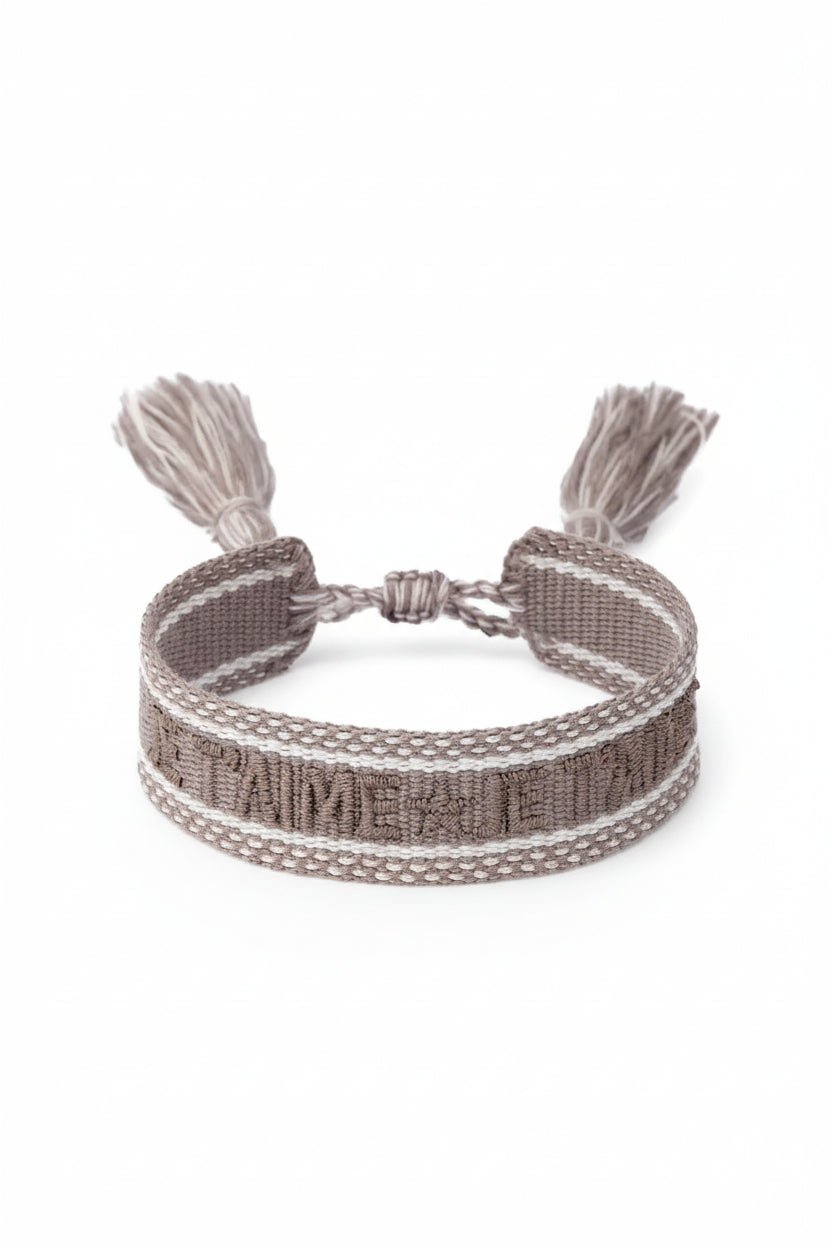 Woven Friendship Bracelet - "Je T'aime" Taupe - Tilbehør - Helt Dilla AS