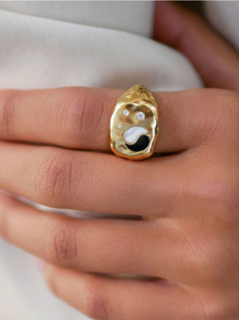 Chunky Yin yang ring - gull - Helt Dilla AS